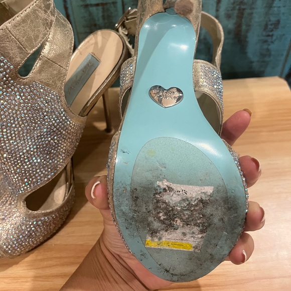 High Heels - Picture 6 of 10